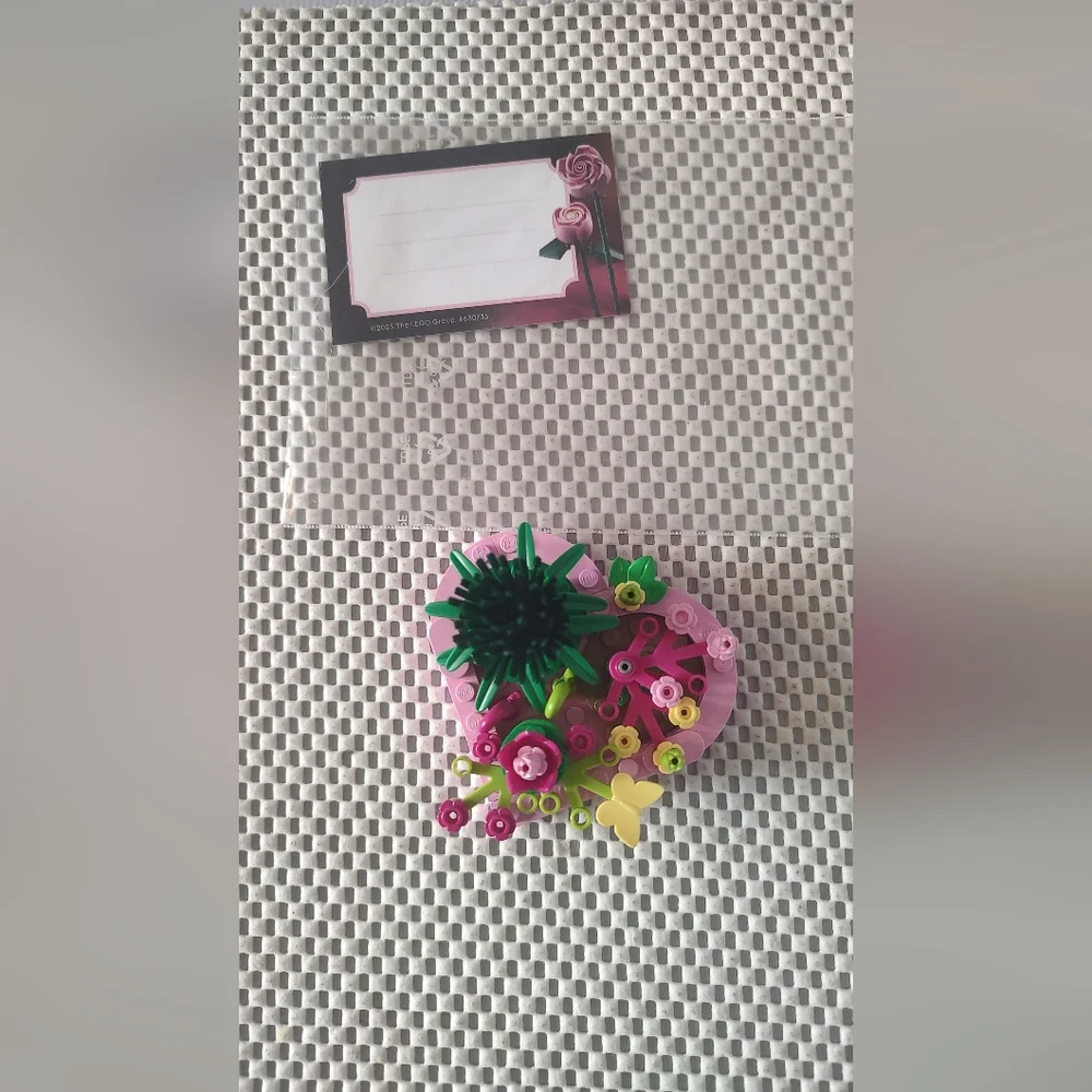 Lego Botanical Heart Valentine's Day Build